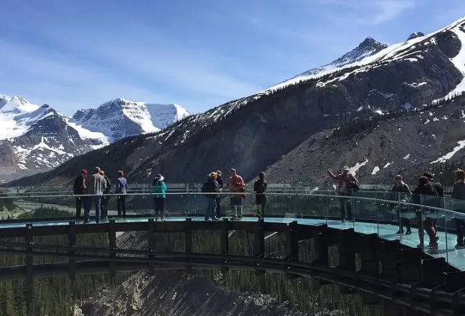 columbia icefield glacier adventure