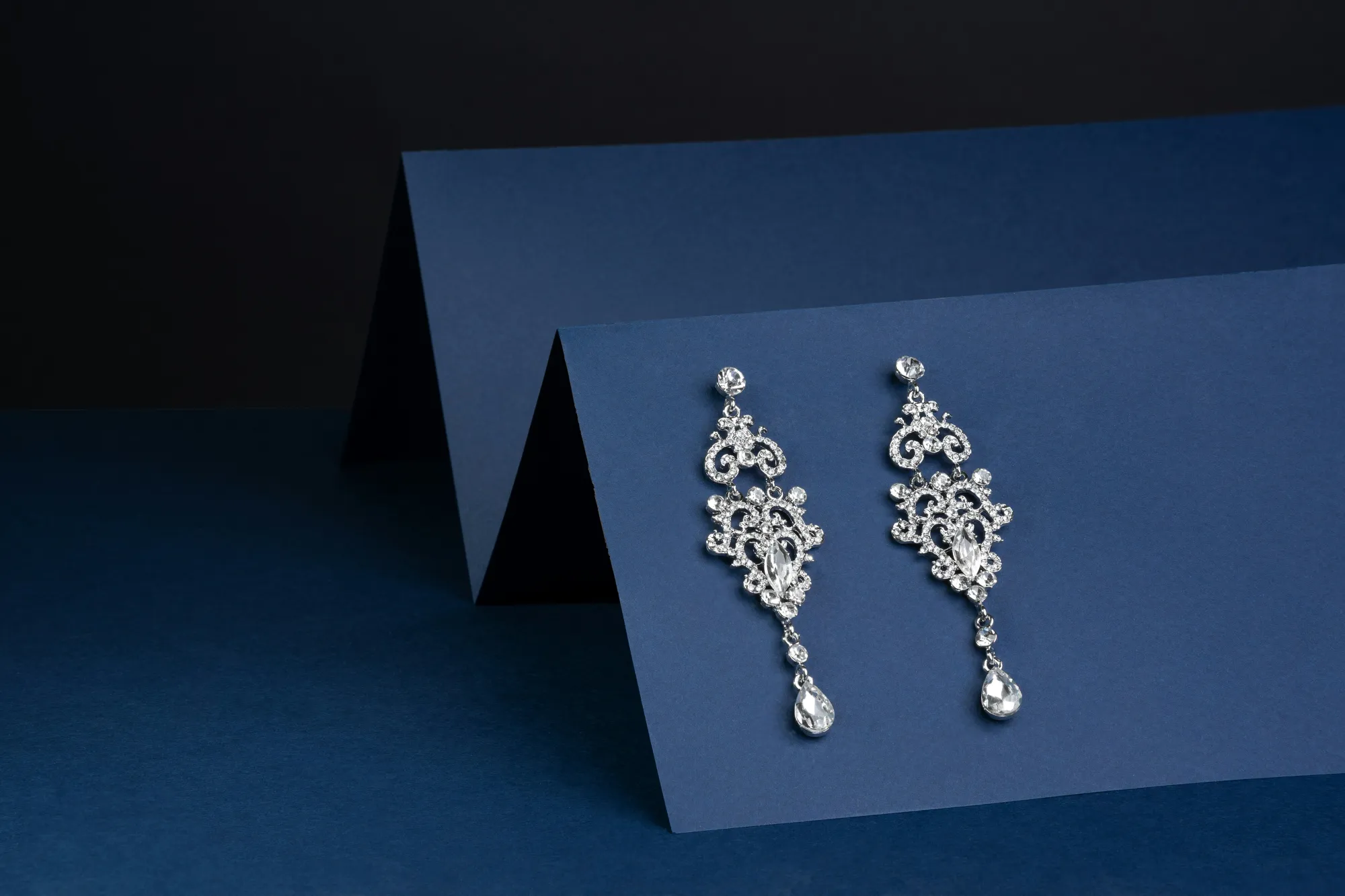 Diamond Drop Earrings: The Ultimate Guide to Elegant Everyday Luxury