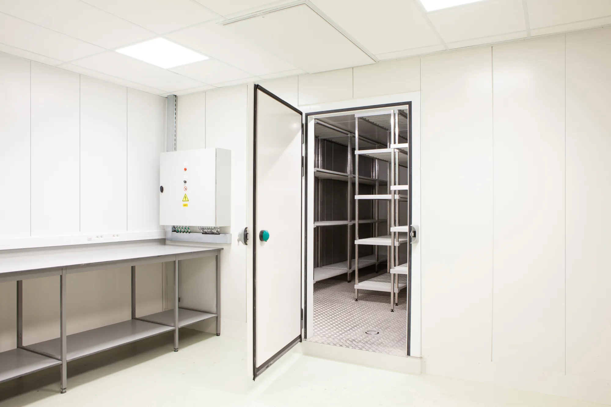 Why Are PVC Panels the Best Choice for Grow Room Walls?