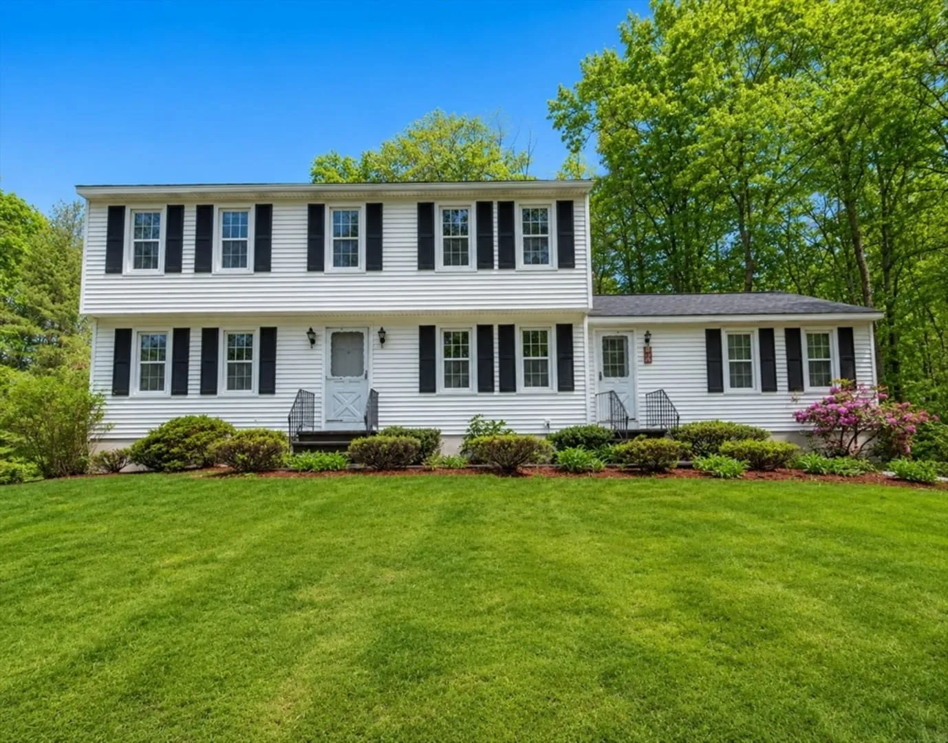 Single-Family Homes vs. Condos in Westford, MA: Which Is Right for You?