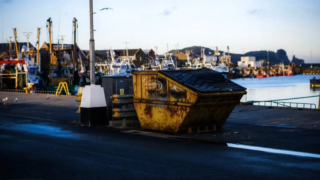 Essential Tips to Hire a Skip in Wolverhampton for Construction and Garden Waste