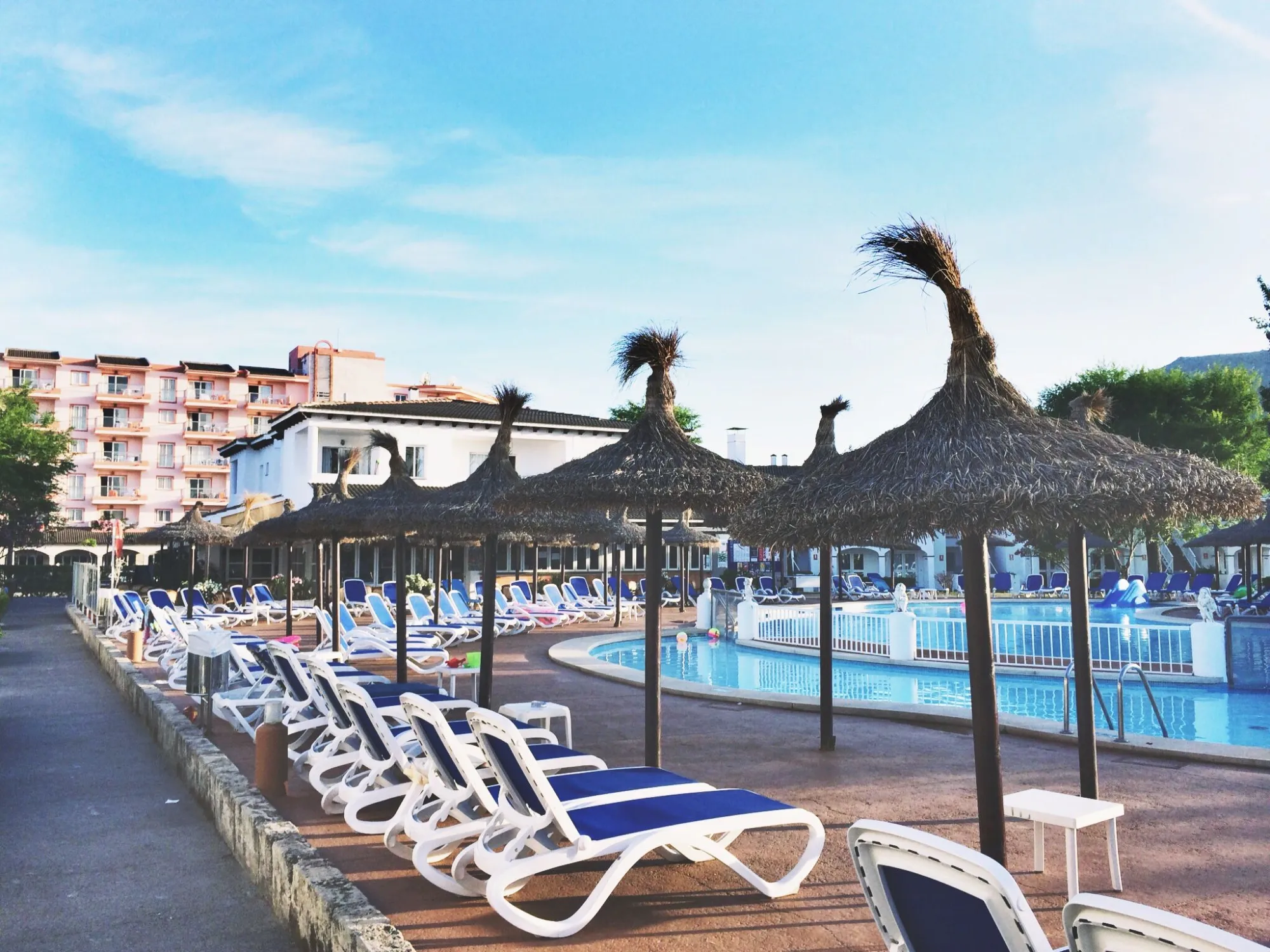 The Best Resort Locations and Accessories for a Tropical Trip