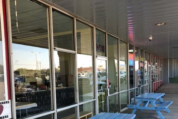 Commercial Window Cleaning and Pressure Washing in Aledo TX: A Complete Guide for Clean and Professional Properties