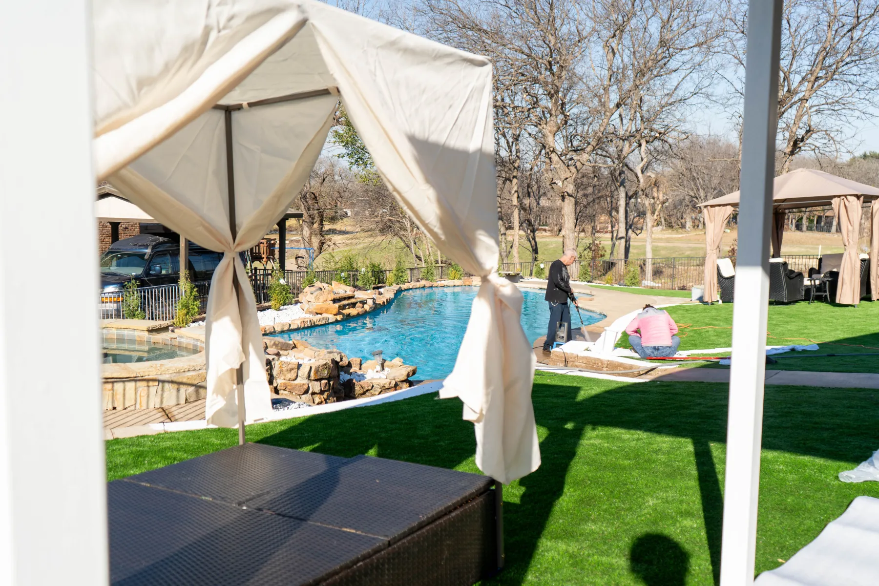 Pool and Landscape Design: How Custom Pool Builders Create Beautiful Outdoor Spaces