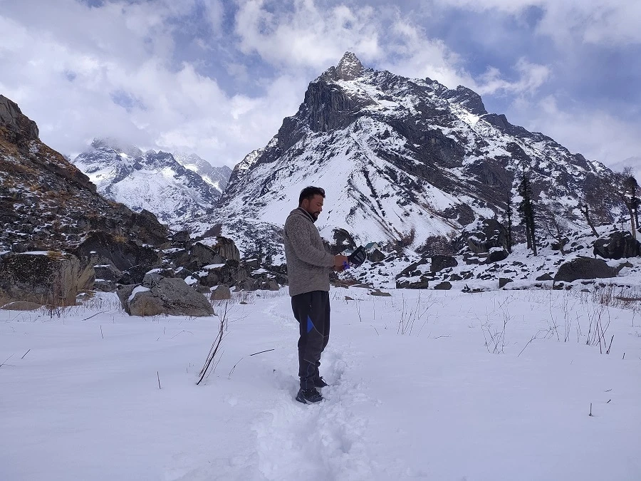 Is Laka Glacier trek difficult?