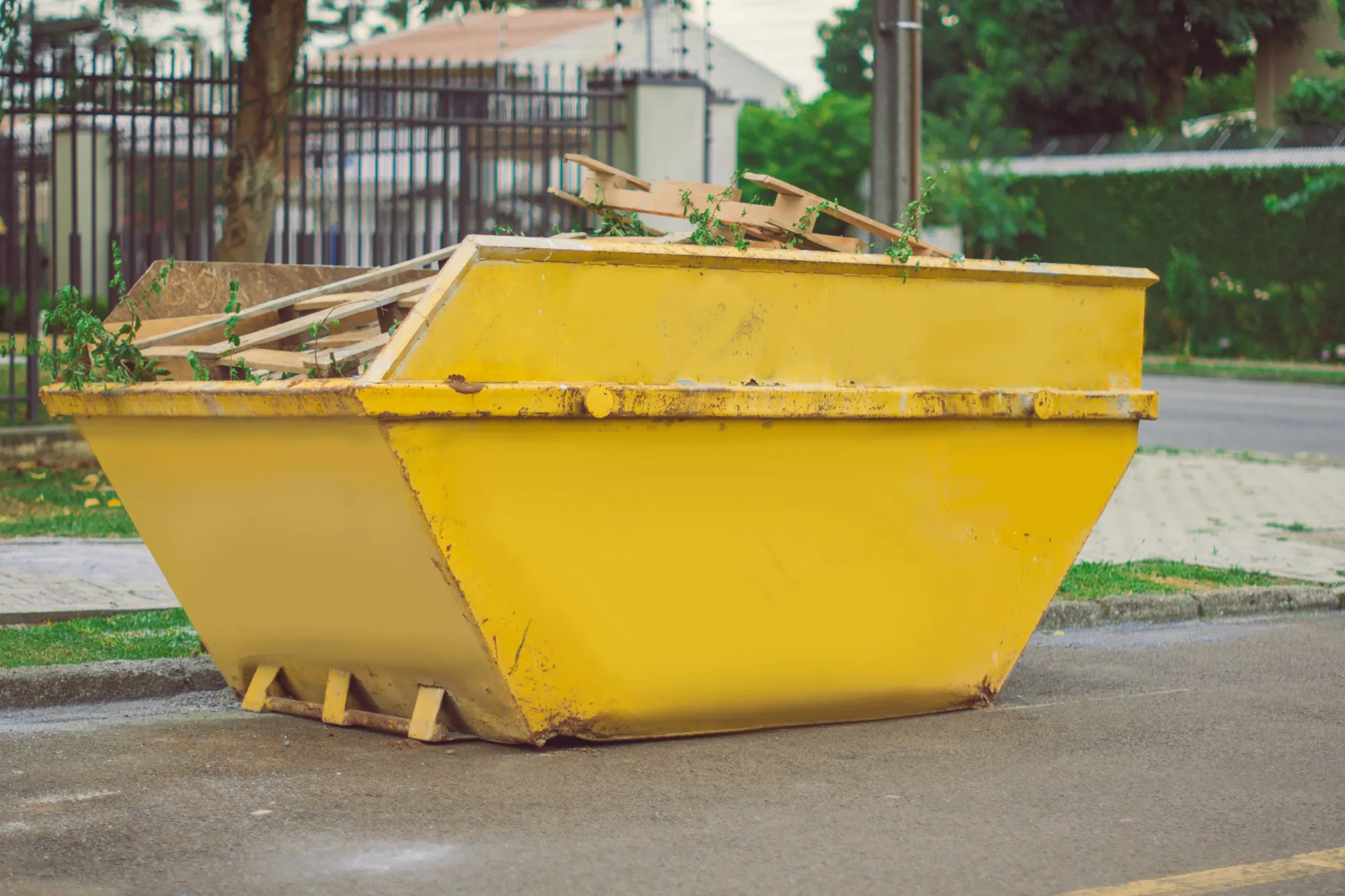 Skip Hire Services Wolverhampton for Construction and Garden Waste