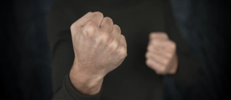 Macropay Scams Alert: Family Fights Against Scam