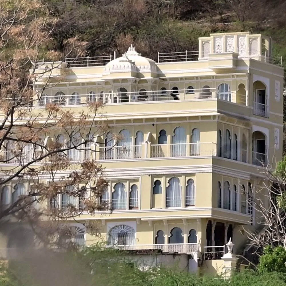 Watch Udaipur Unfold from the Best View at Burj Baneria
