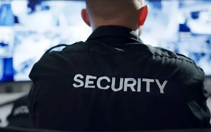 How Many Hours Do Security Guards Work in Dubai, and What Determines Their Pay?