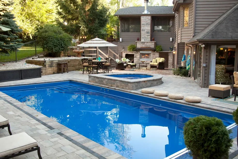 Choosing the Right Size Rectangular Fiberglass Pool