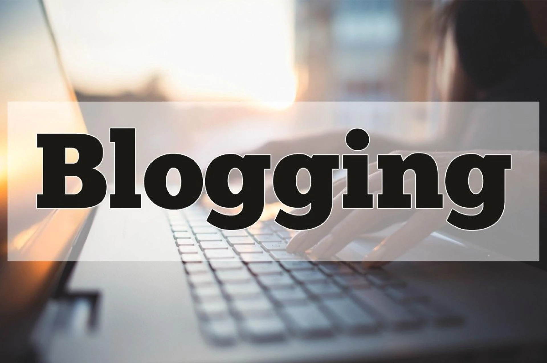 What are the advantages of Contributing to a blog?