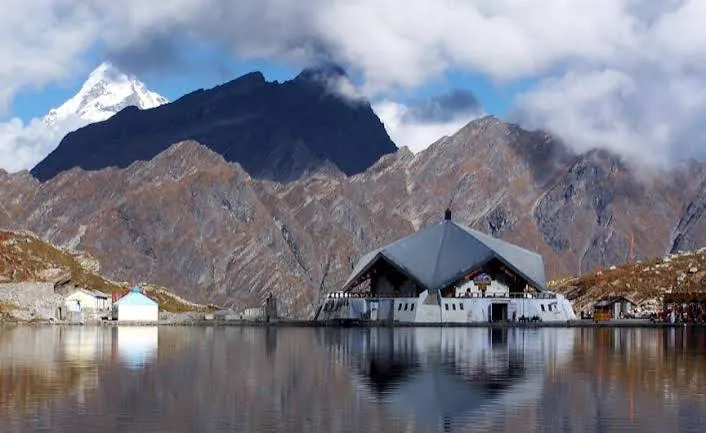 Hemkund Sahib Tour Package: Essential Planning & Travel Guide