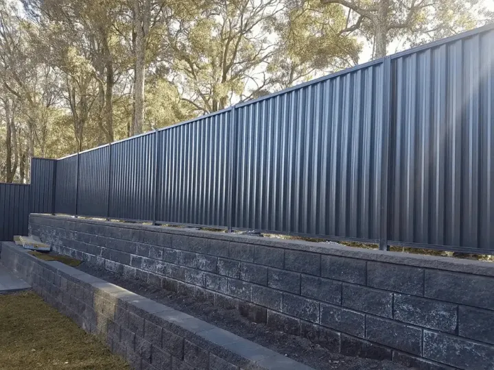 7 Essential Things to Know Before Buying Colorbond Fencing Supplies