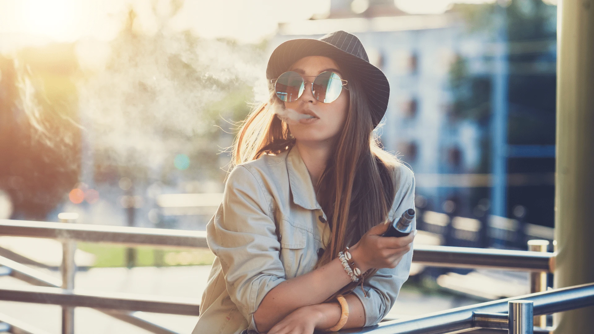 Benefits and risks of vapes and e-cigarettes.