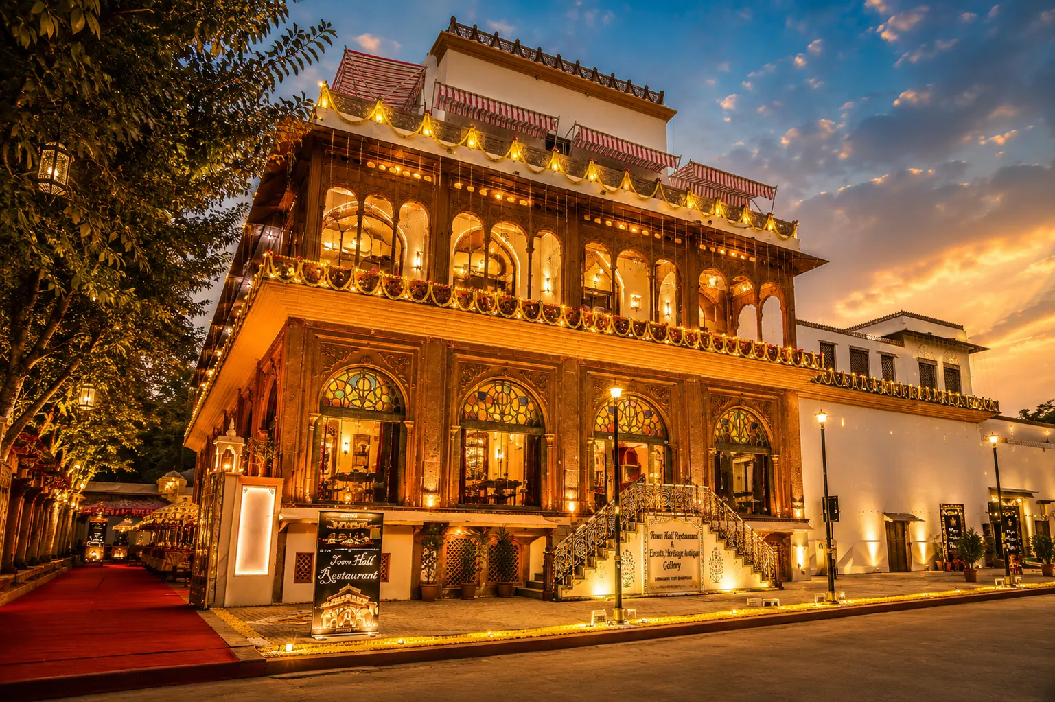 How Do Indoor, Outdoor and Rooftop Dining Spaces Create Different Experiences at Townhall Restaurant?