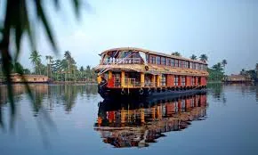 Your Gateway to a Luxury Houseboat in Alleppey