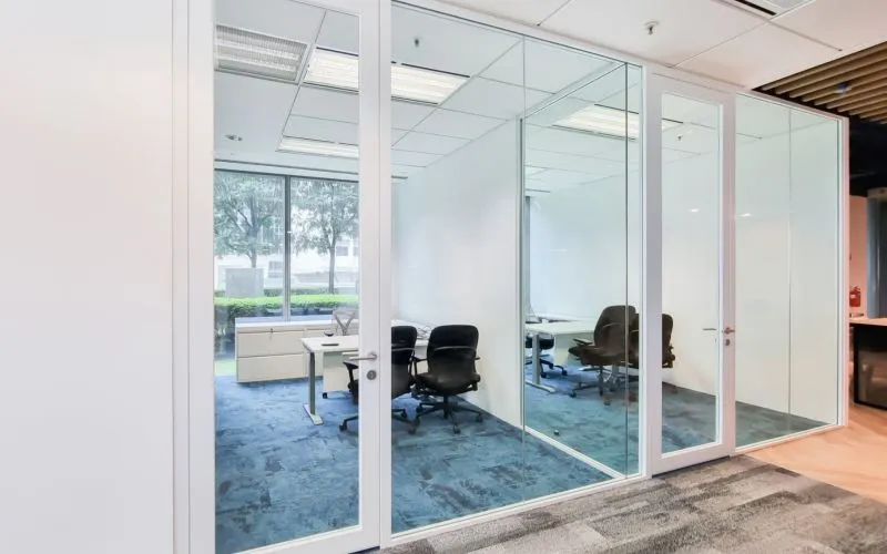 Comparing Acoustic Laminated Glass Services from 3 Dubai Contractors