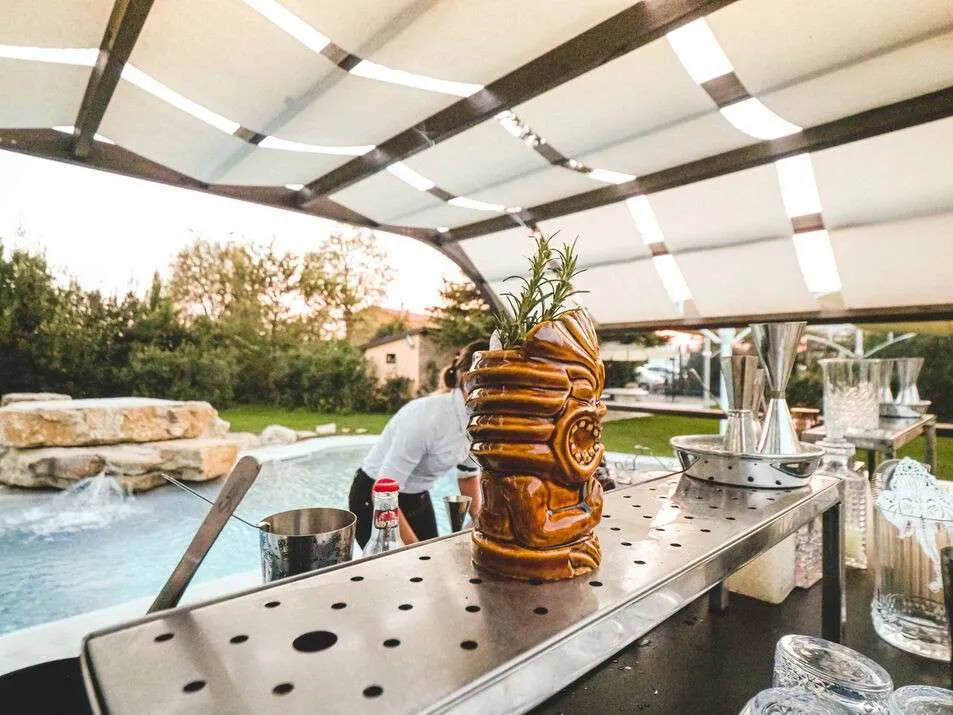 Retractable Roof Systems: The Future of Smart Outdoor Living for Homes & Commercial Spaces