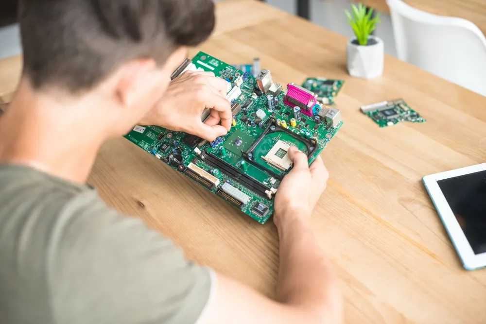 Can a Broken Phone Be Repaired Without Losing Your Data?