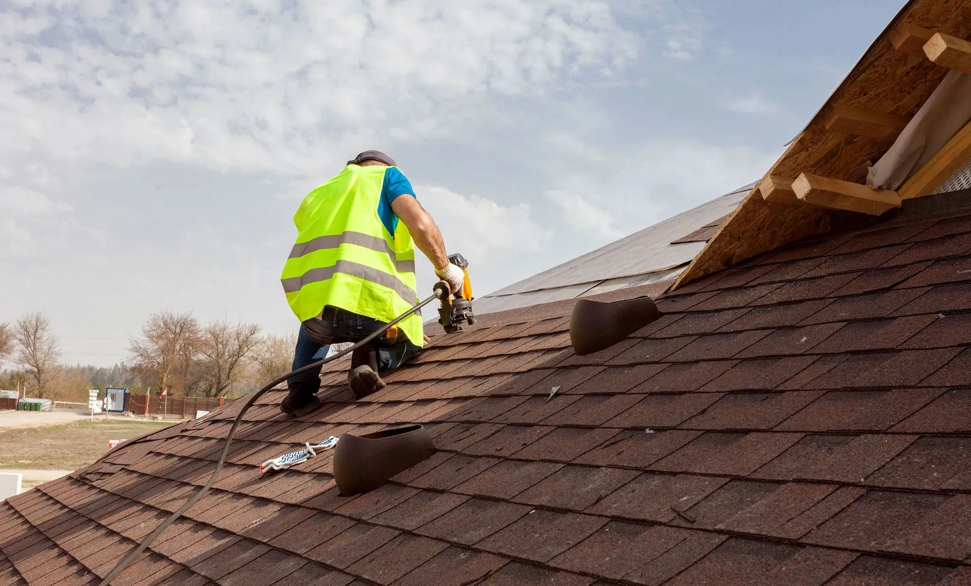 How Local Weather Influences Roof Installation Services