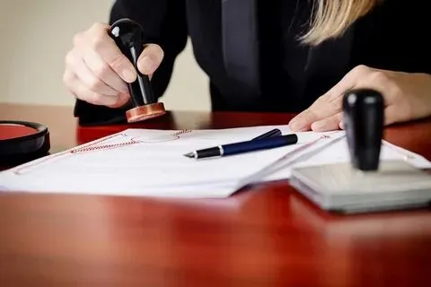 Benefits of Using a Notary Public Service