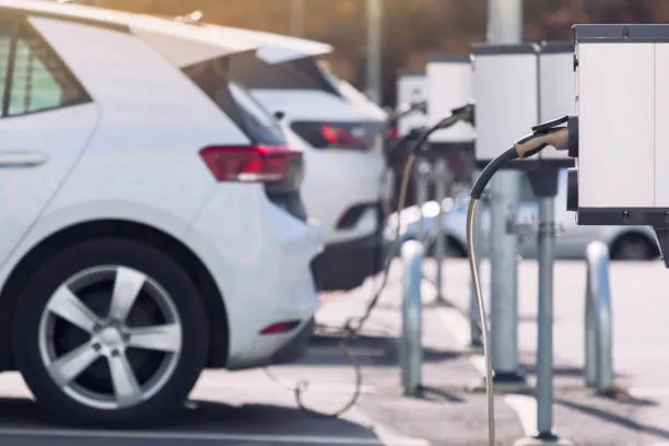 Complete Guide to EV Charging Solutions in Singapore for Homes & Businesses
