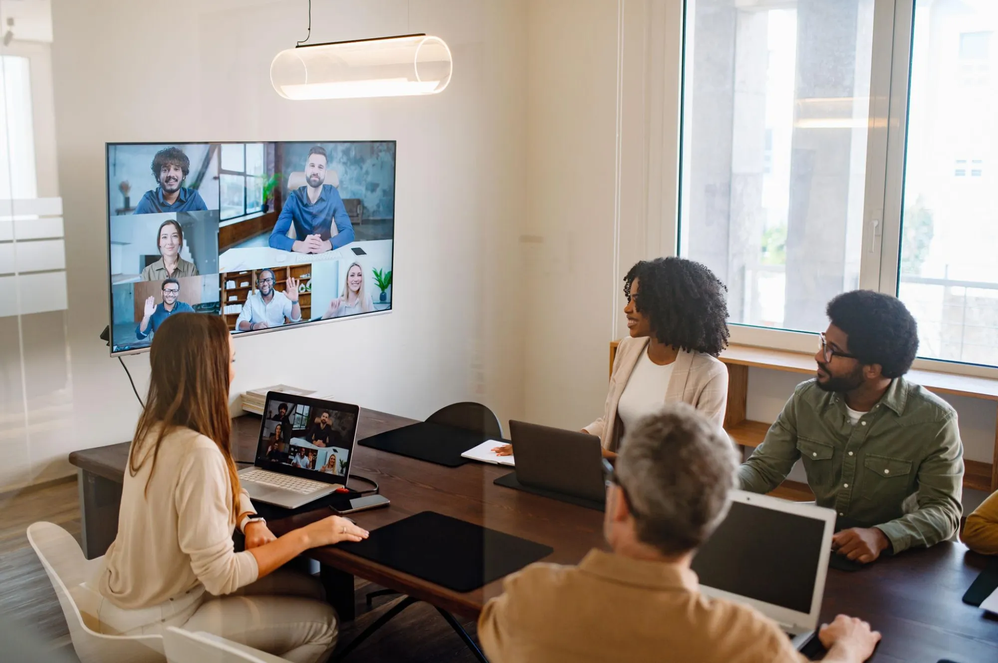 How Remote Staffing Helps Small Businesses Scale Without Increasing Overhead