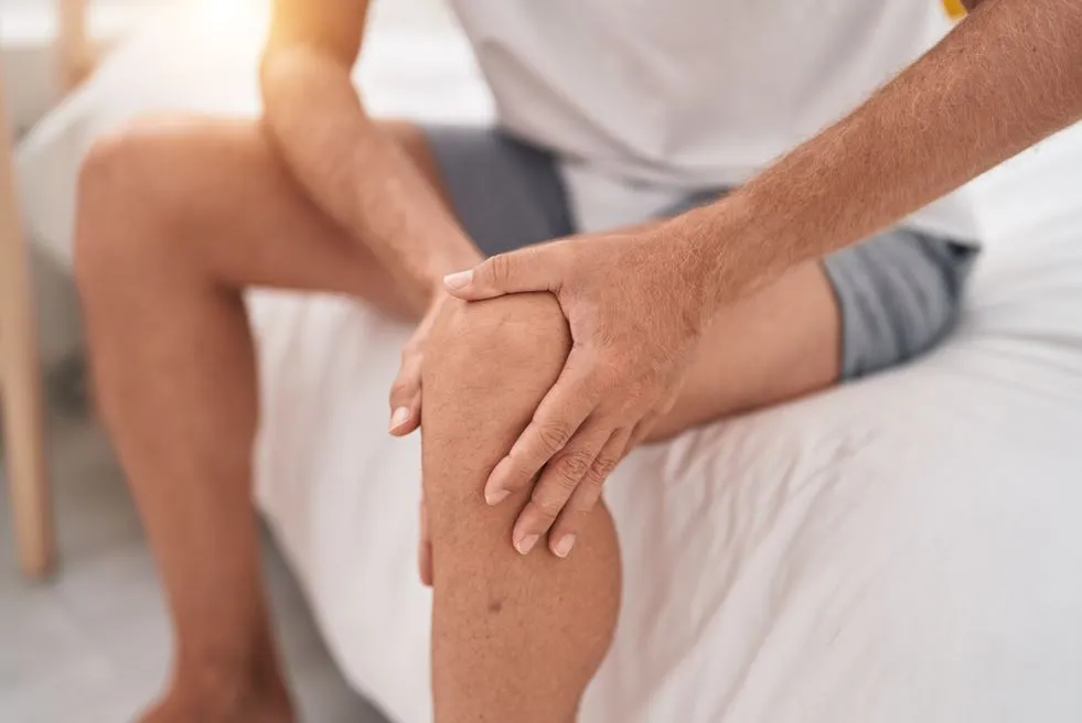 Knee Arthritis: Symptoms, Causes and Treatment Options