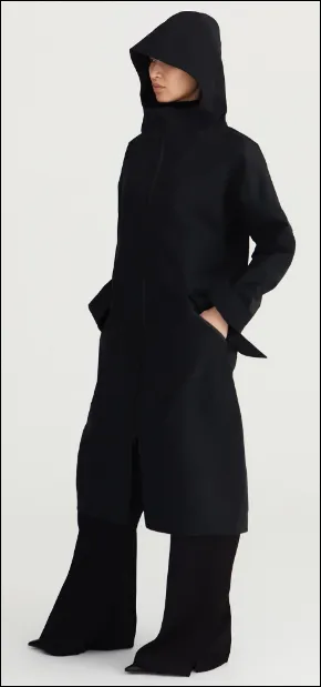 Rainproof Style in Amsterdam: Why the Best Breathable Raincoat Matters