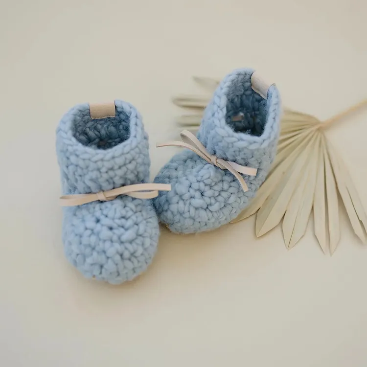 How Can the Right First Footwear Support a Baby’s Comfort and Natural Foot Development?