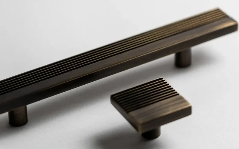 Rail Antique Brass Cabinet Pull Buying Guide for Lasting Style