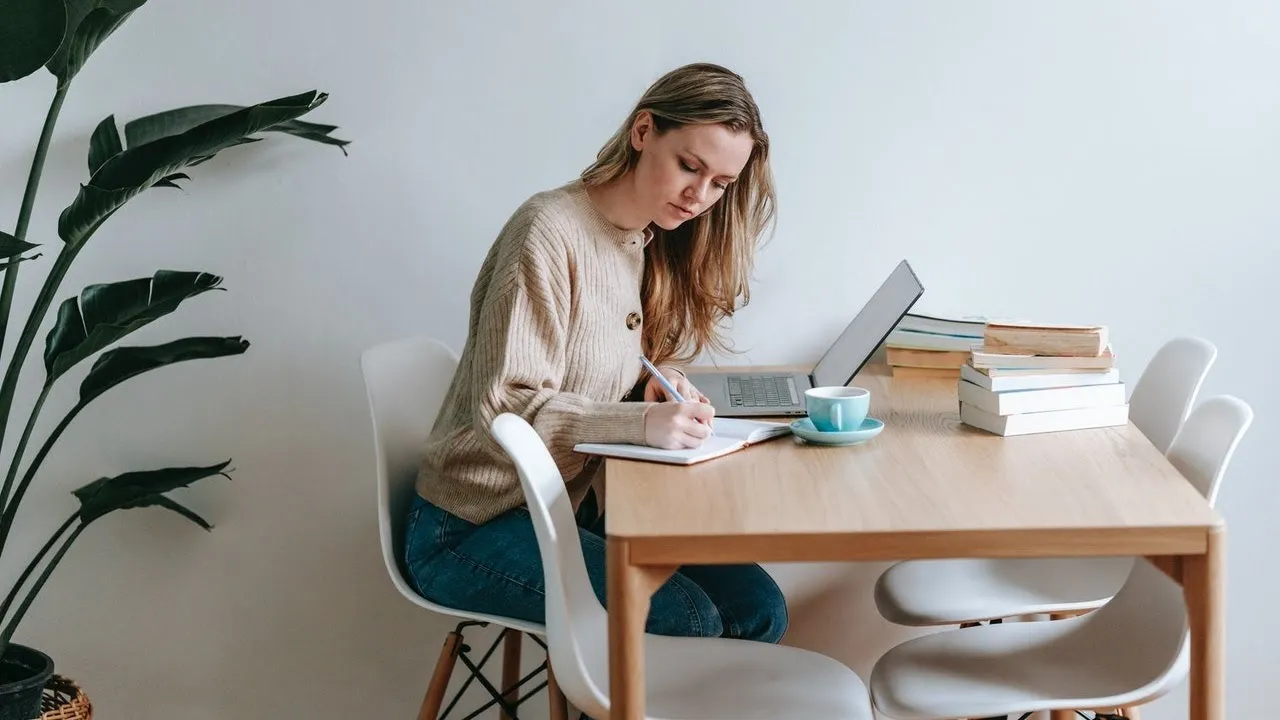 How Book Marketing Experts Build a Strong Author Brand
