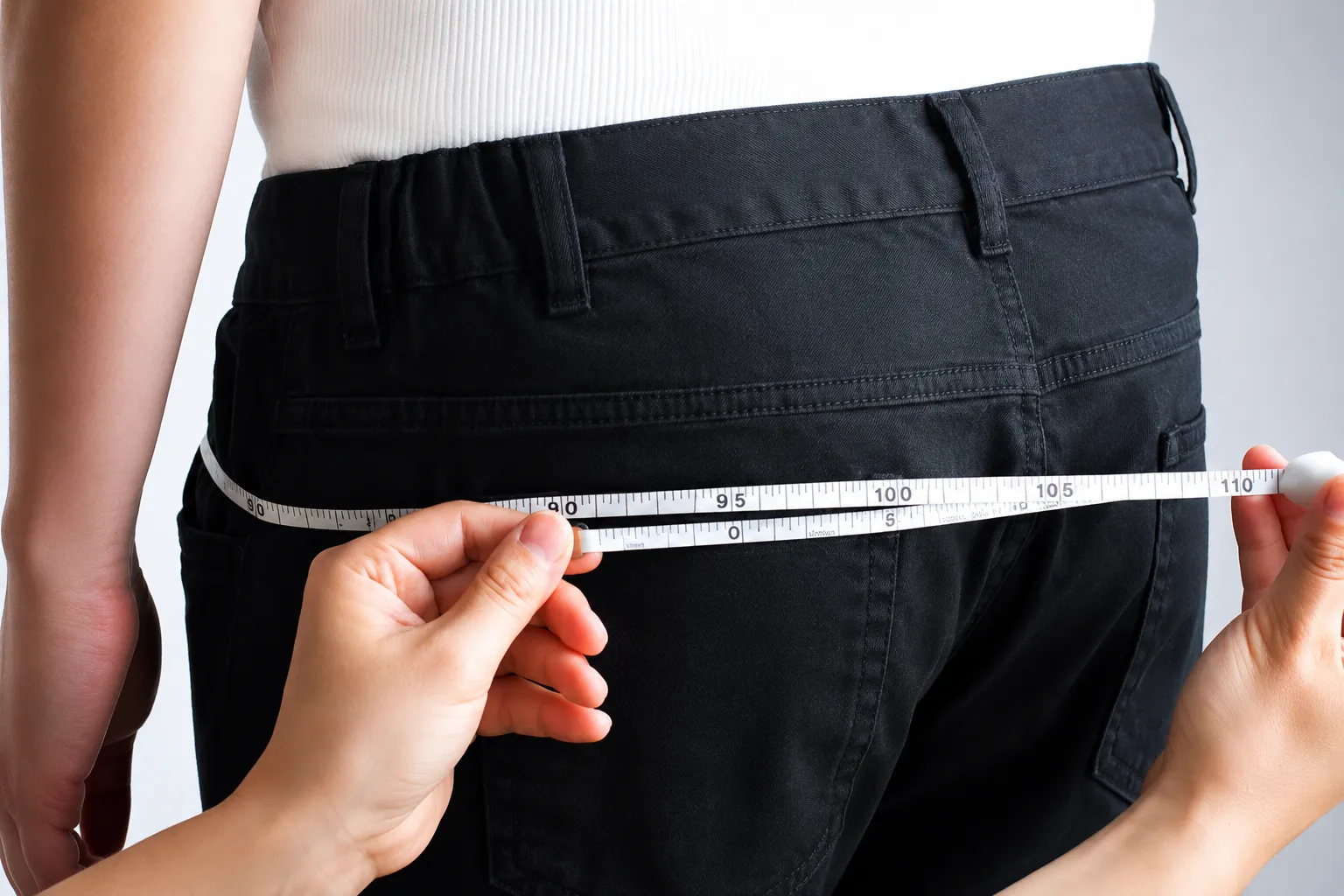 How to Measure Hips for Men: A Step-by-Step Guide for the Perfect Fit