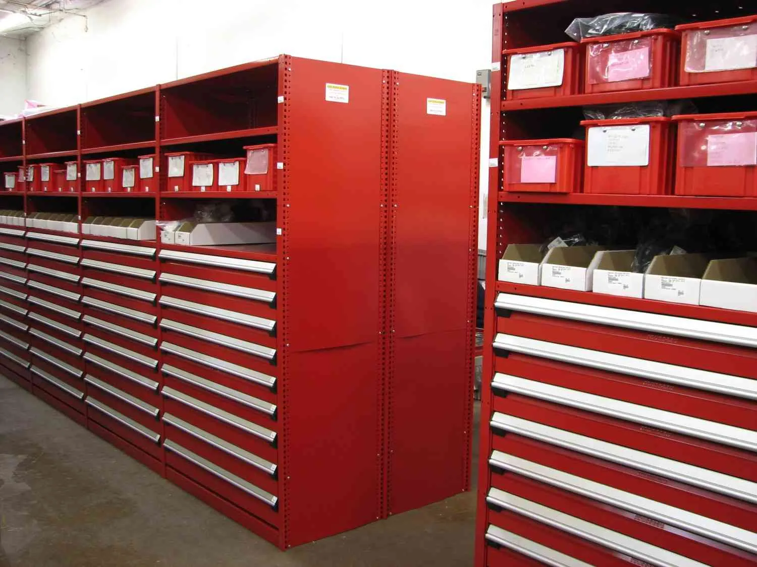 ESD Safe Industrial Workstations for Aerospace and Electronics Assembly Lines