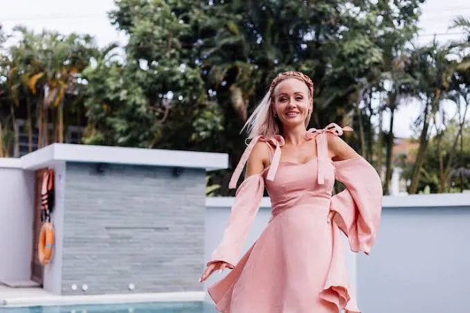What Makes a Cocktail Dress Feel Current Without Feeling Fleeting
