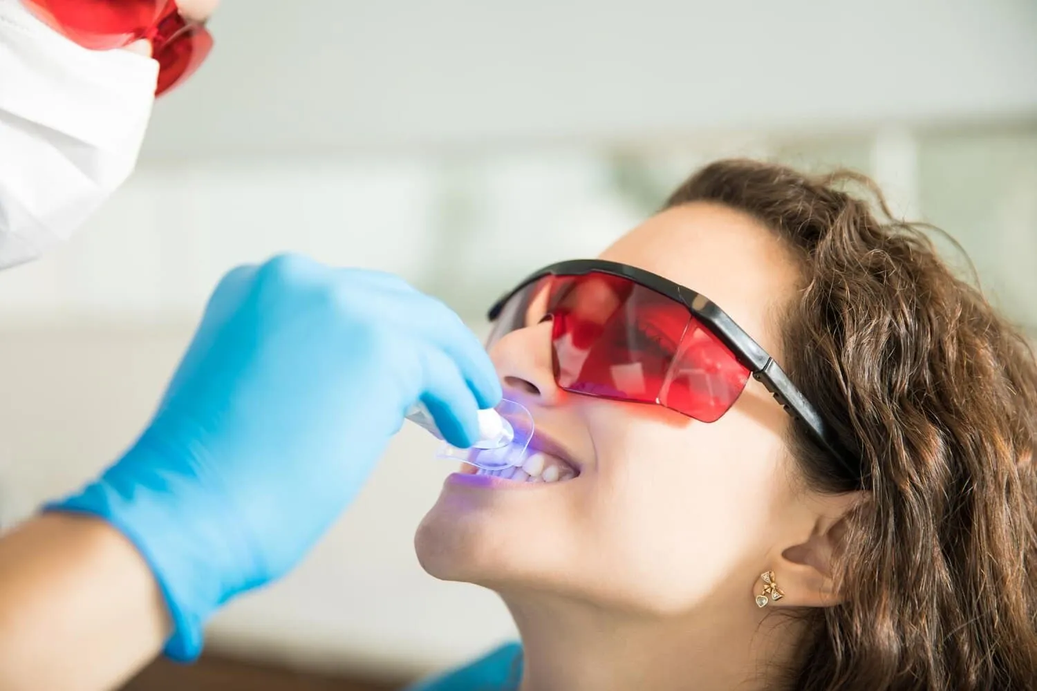 A Guide to Teeth Whitening Near Me Treatments