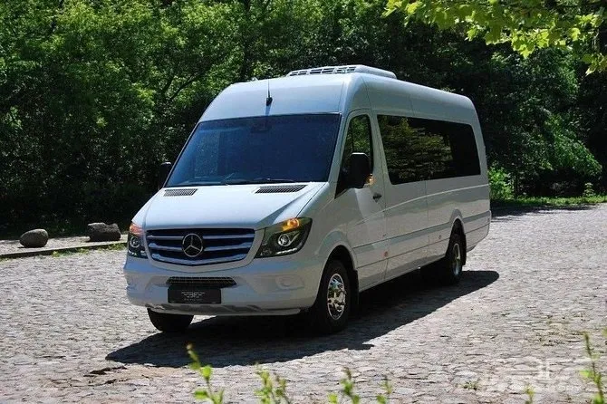 Book Minibus Rental For Museum Visits And Cultural Tours