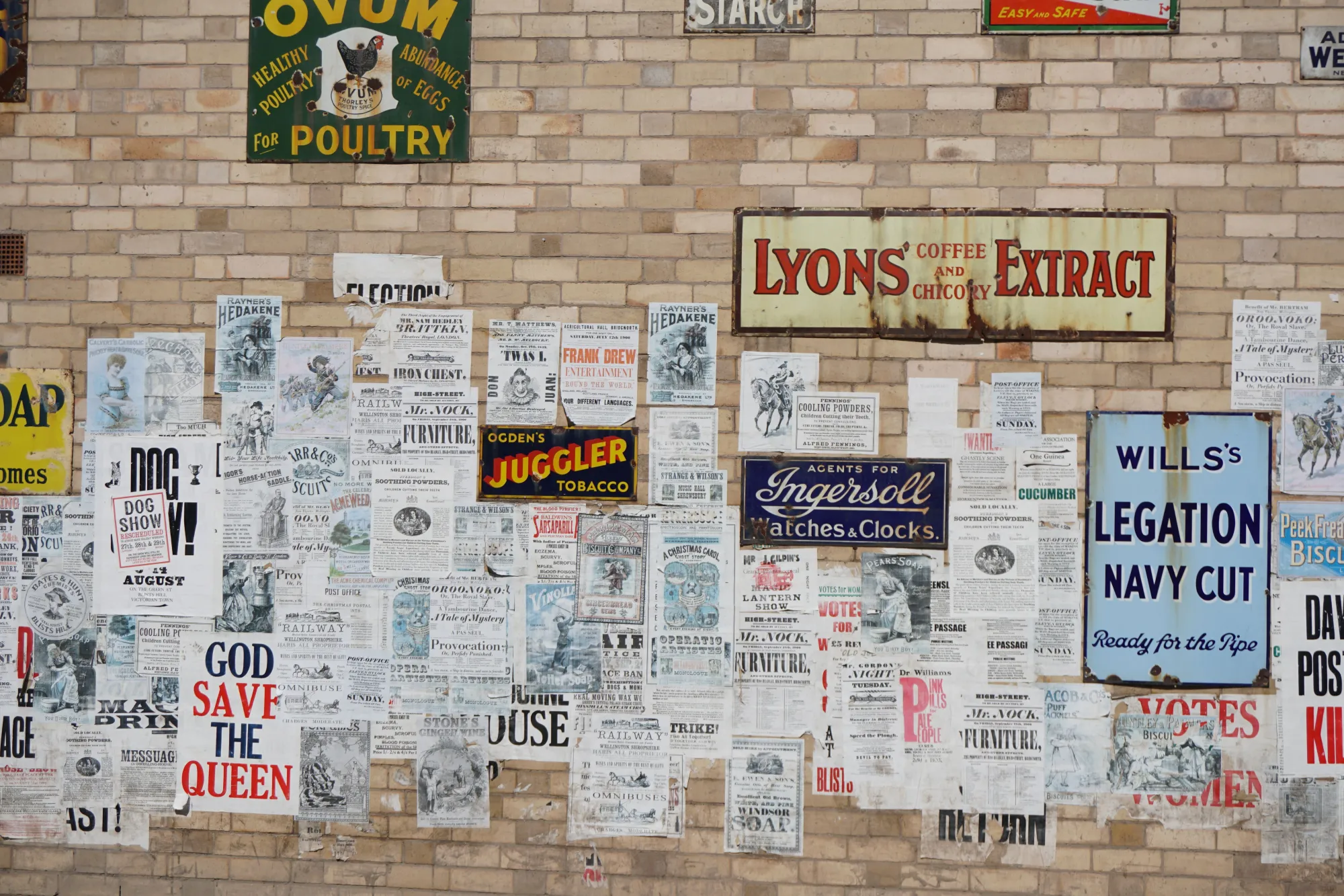 Physical Advertising: How to Earn Customer Loyalty Through Rewards