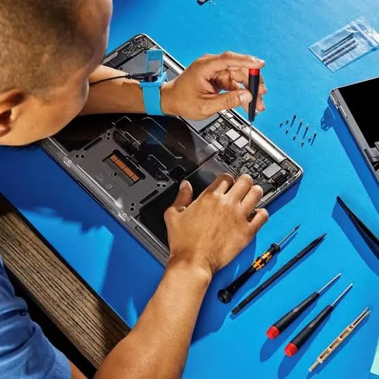 MacBook Repair Guide: When to Seek Help from iRepair Experts