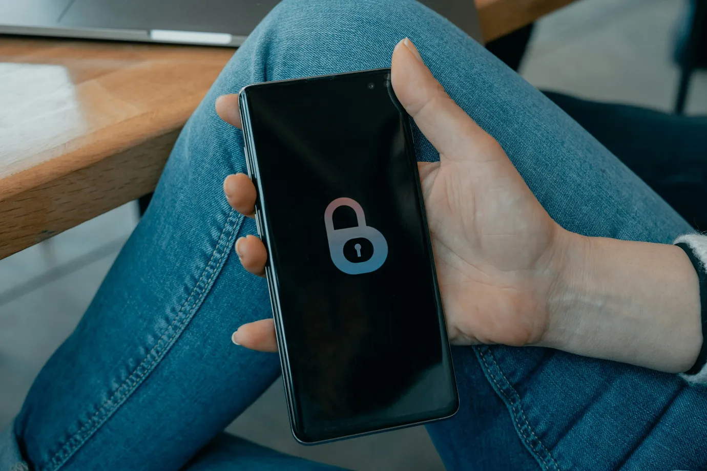 A phone with security lock