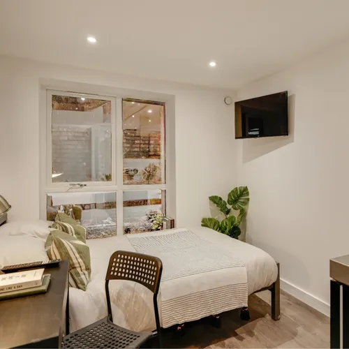 Student Flats vs Student Houses in Bristol: Which Is Better?