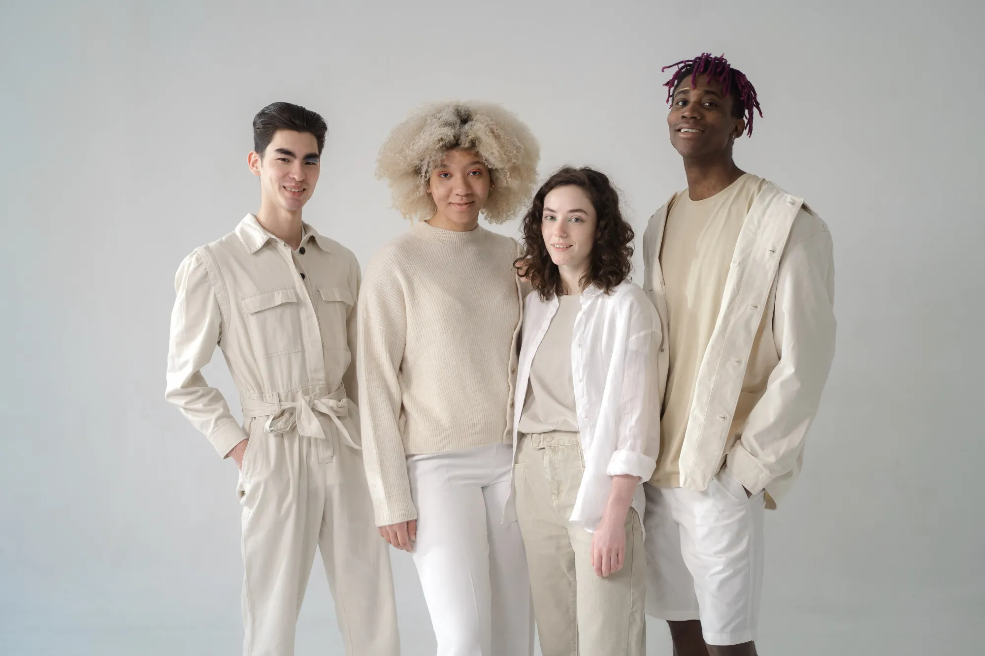 The New Street Uniform: Why Oversized Silhouettes Still Dominate Global Style