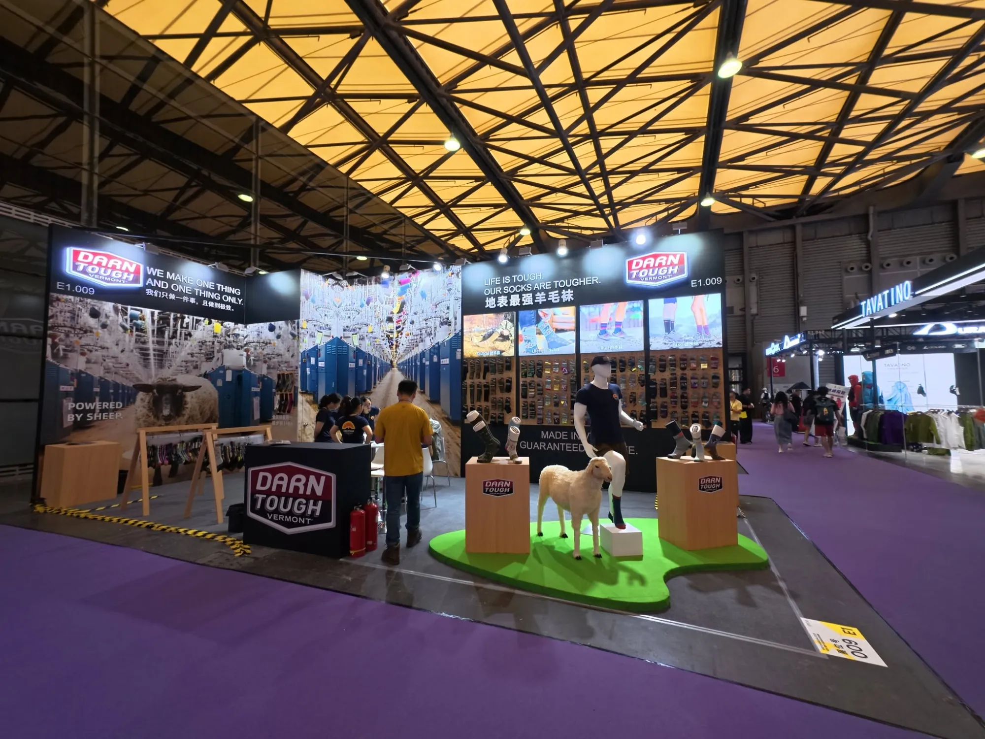 Best Tradeshow Display Ideas to Attract More Visitors in 2026