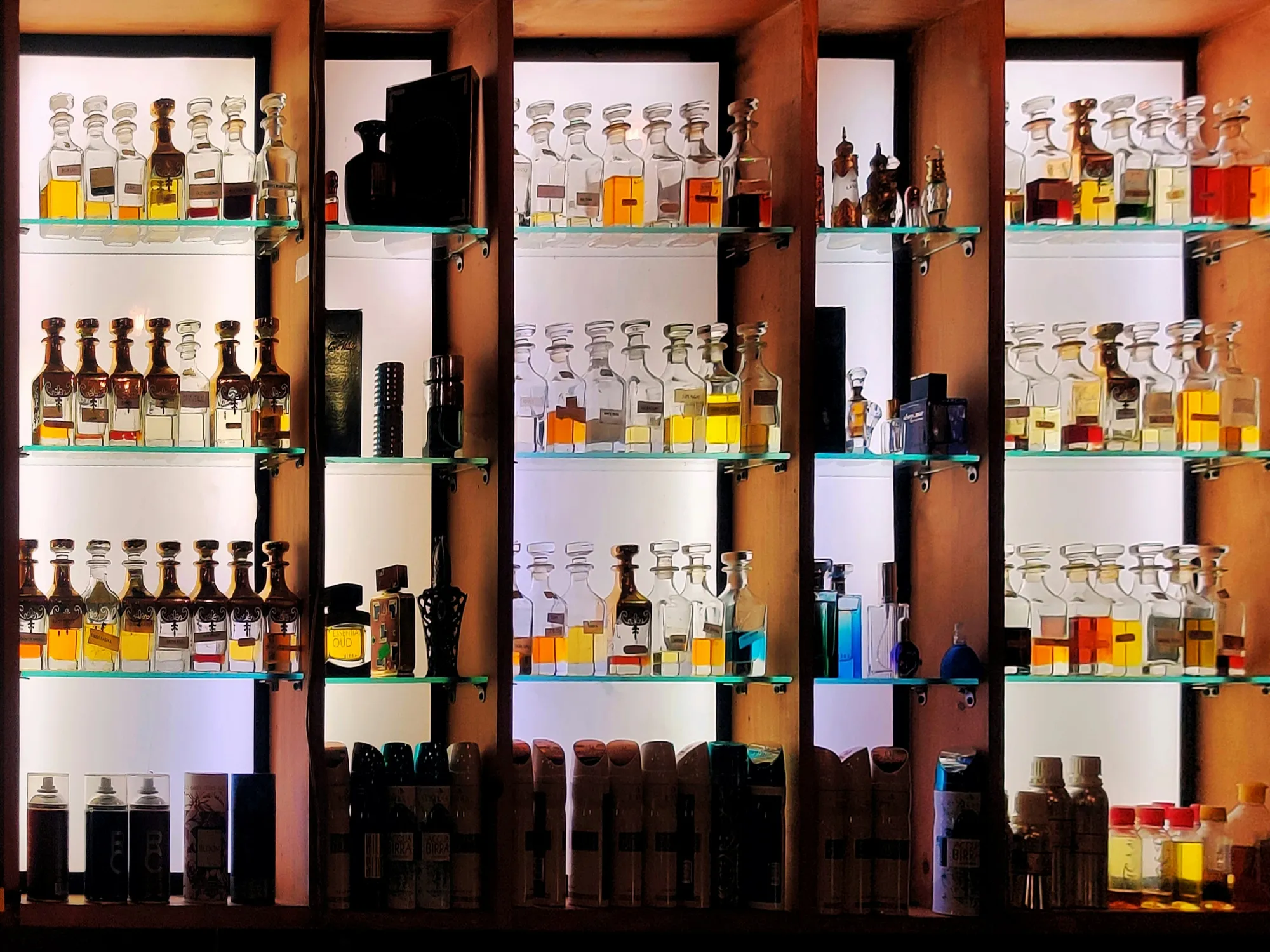 How to Identify a High-Quality Attar Before Buying