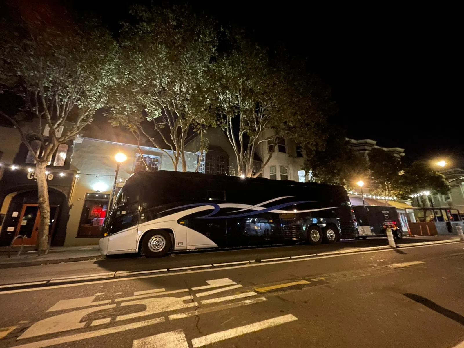 Experience First-Class Group Travel With 30% Off Tour Bus Rental