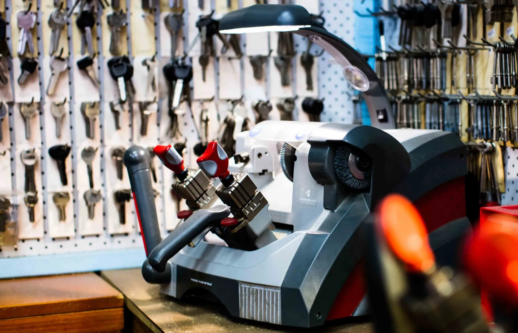 Automotive Key Programming and Automotive Key Replacement: Reliable Solutions for Modern Vehicles