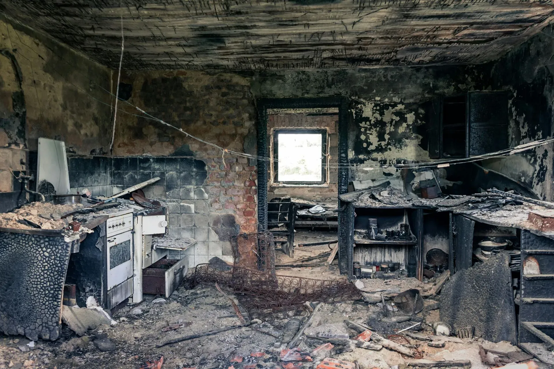 What to Do in the First 24 Hours After Water Damage in Lewisville