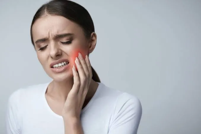 Jaw Pain Explained: Causes, Symptoms & When to See a Dentist