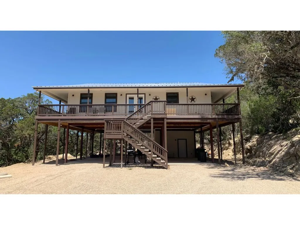 Reasons Pet Friendly Vacation Rentals in Texas, Hill Country Are Surpassing Standard Hotels