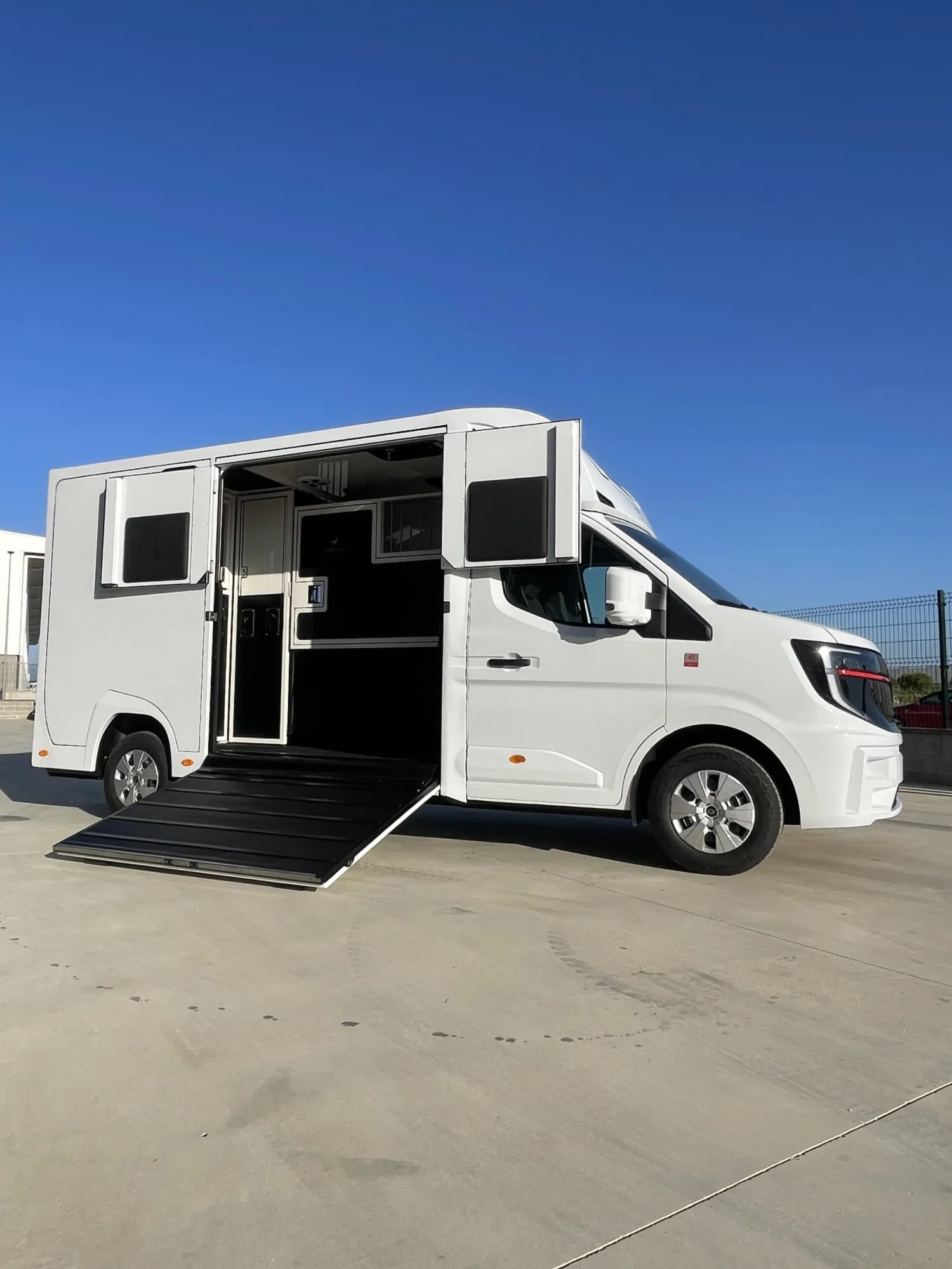 What should I check Before Buying a Horse Transport Truck?